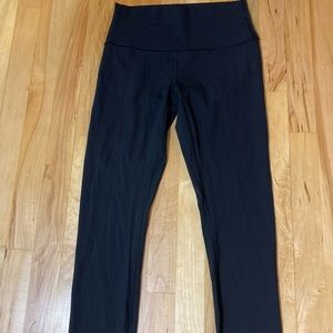 Lululemon wunder under 25” Luxtreme legging.